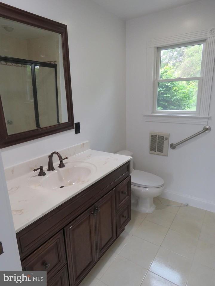 6261 Patrick Henry Ct - Photo 6 of 29