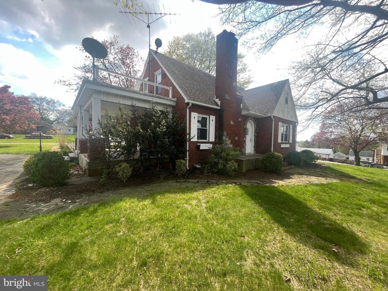 10924 Buchanan Trl E - Photo 2 of 32