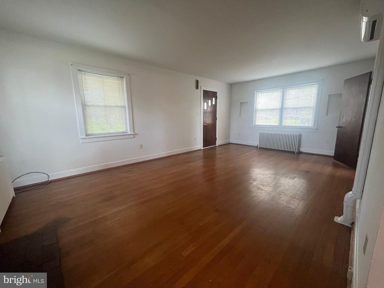 10924 Buchanan Trl E - Photo 5 of 32