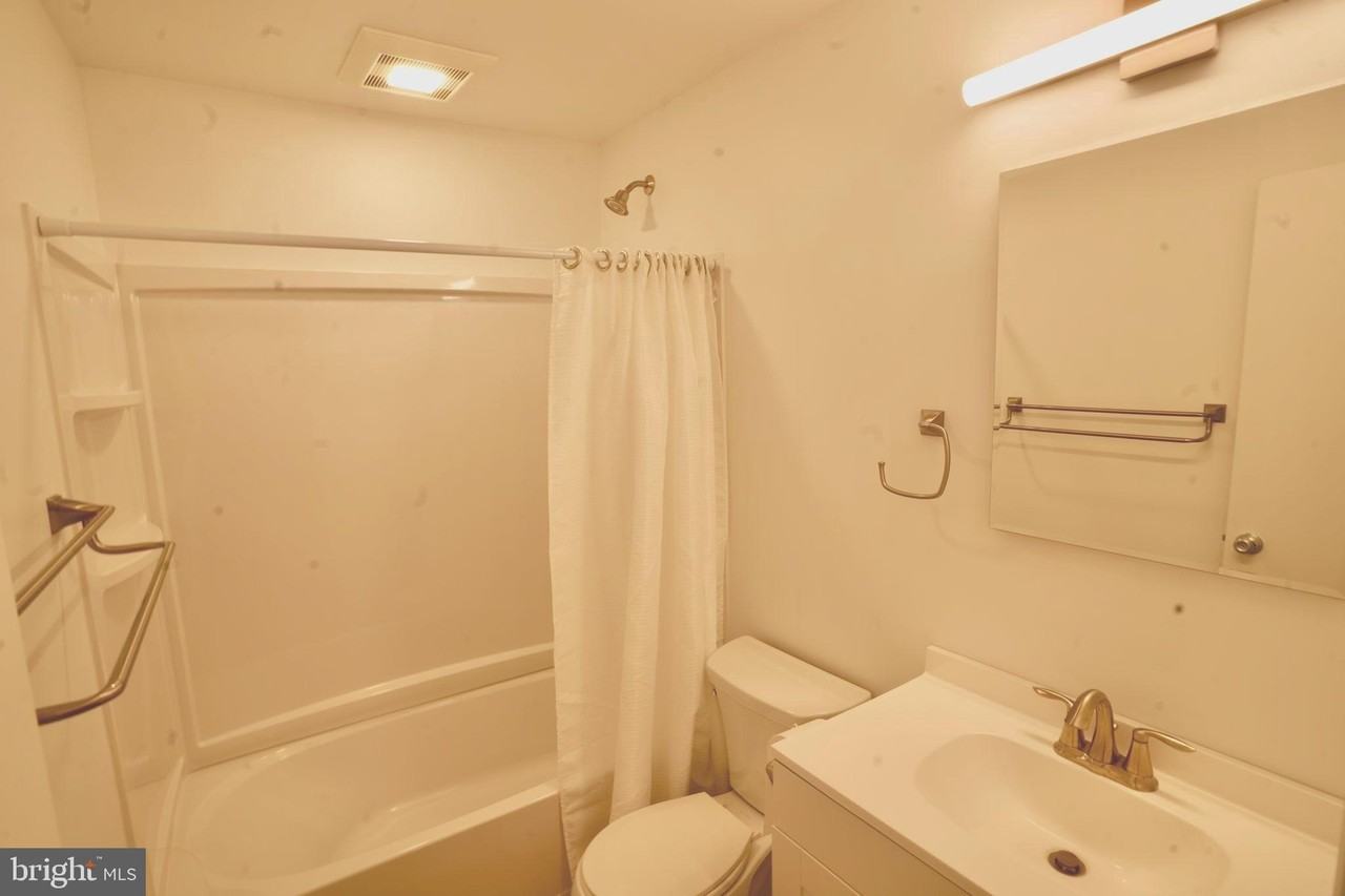 456 N 2nd St #3 - Photo 5 of 9