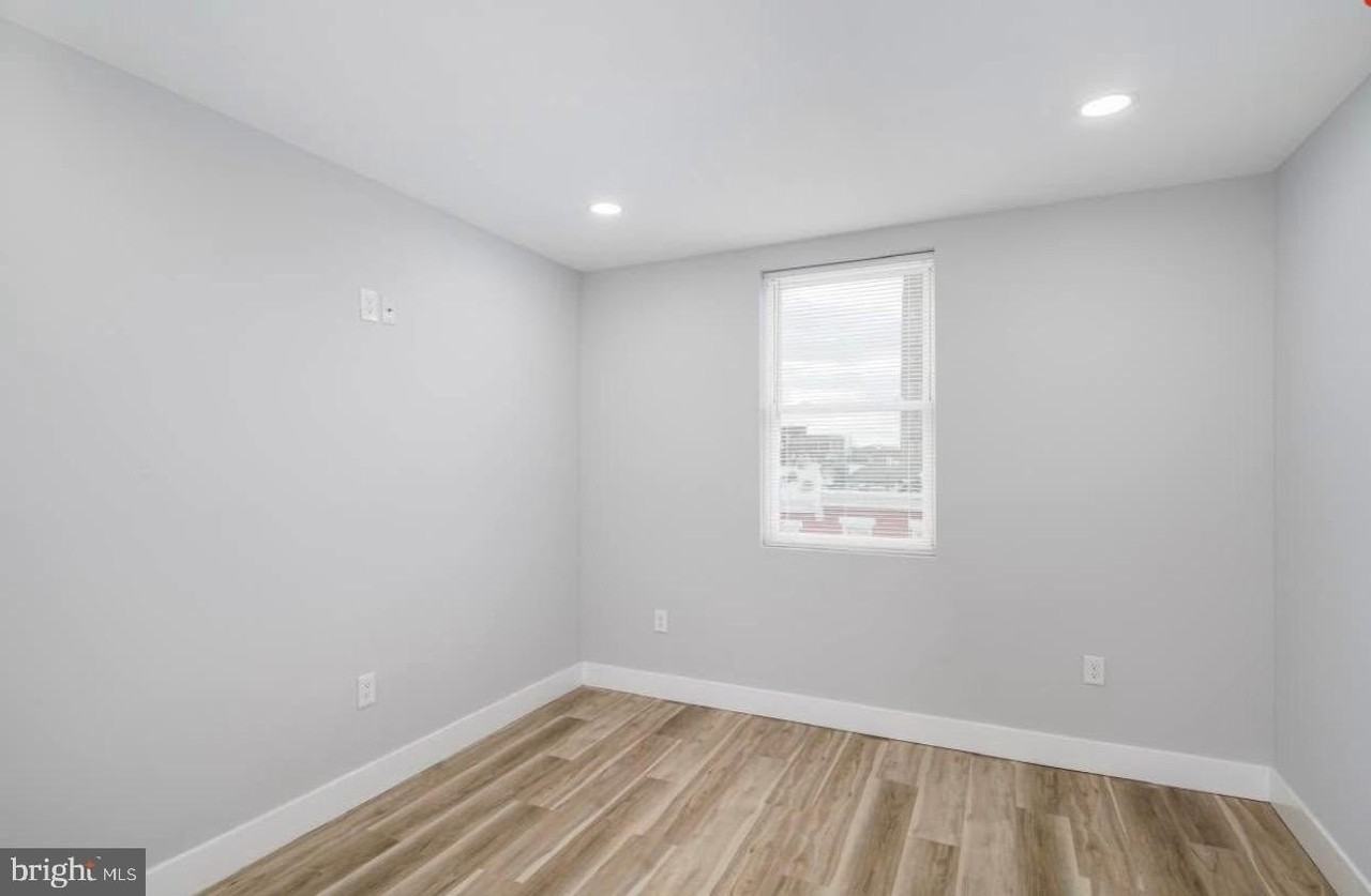 23 E Silver St - Photo 5 of 10