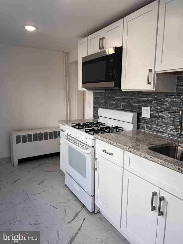 1918 N Mascher St - Photo 7 of 20