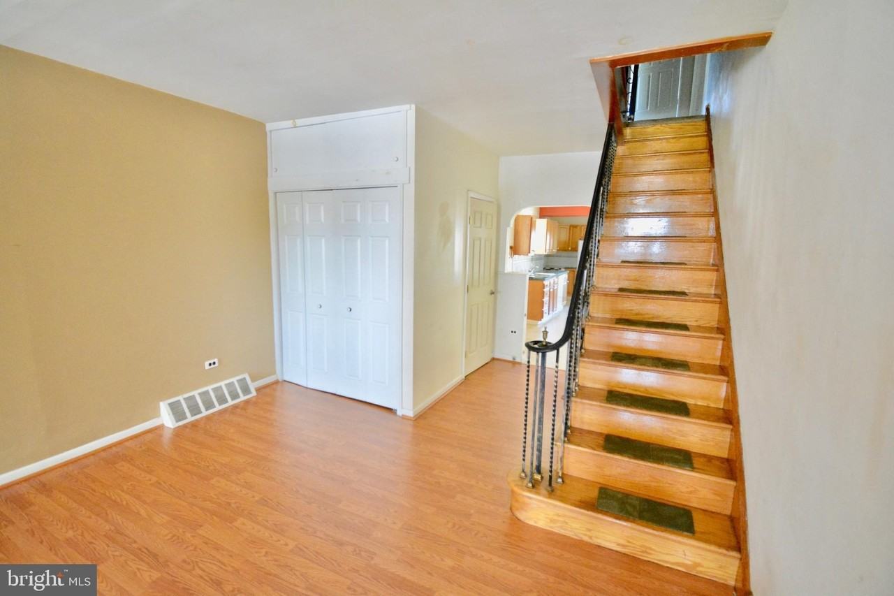 261 Lauriston St - Photo 5 of 26