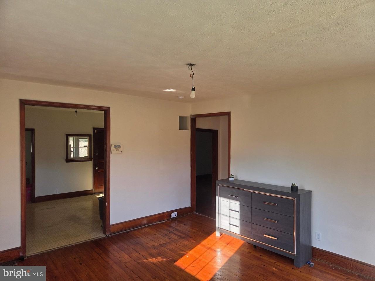13841 Kellys Ford Rd - Photo 2 of 14