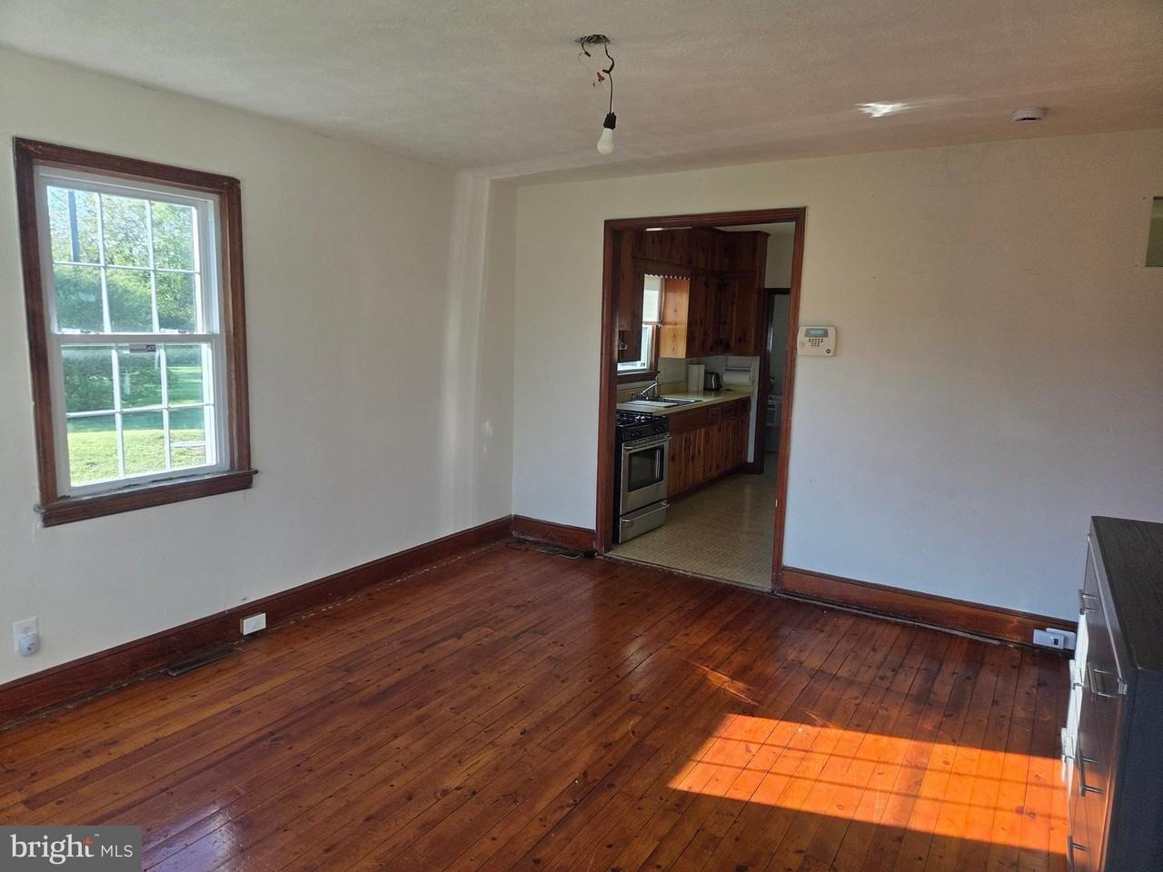 13841 Kellys Ford Rd - Photo 5 of 14