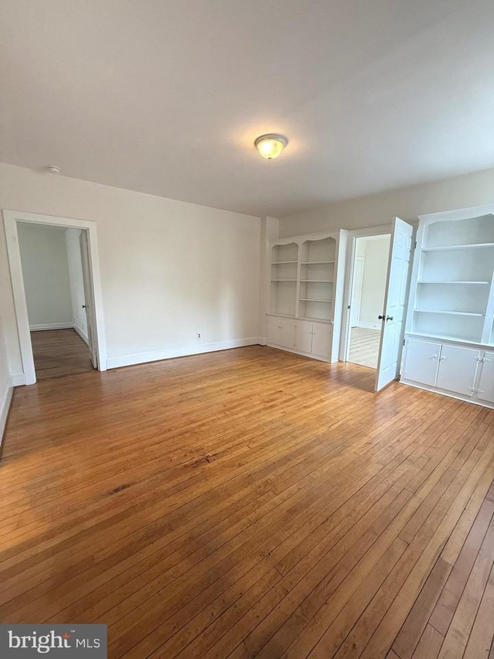 501 Charlotte St #C - Photo 2 of 16