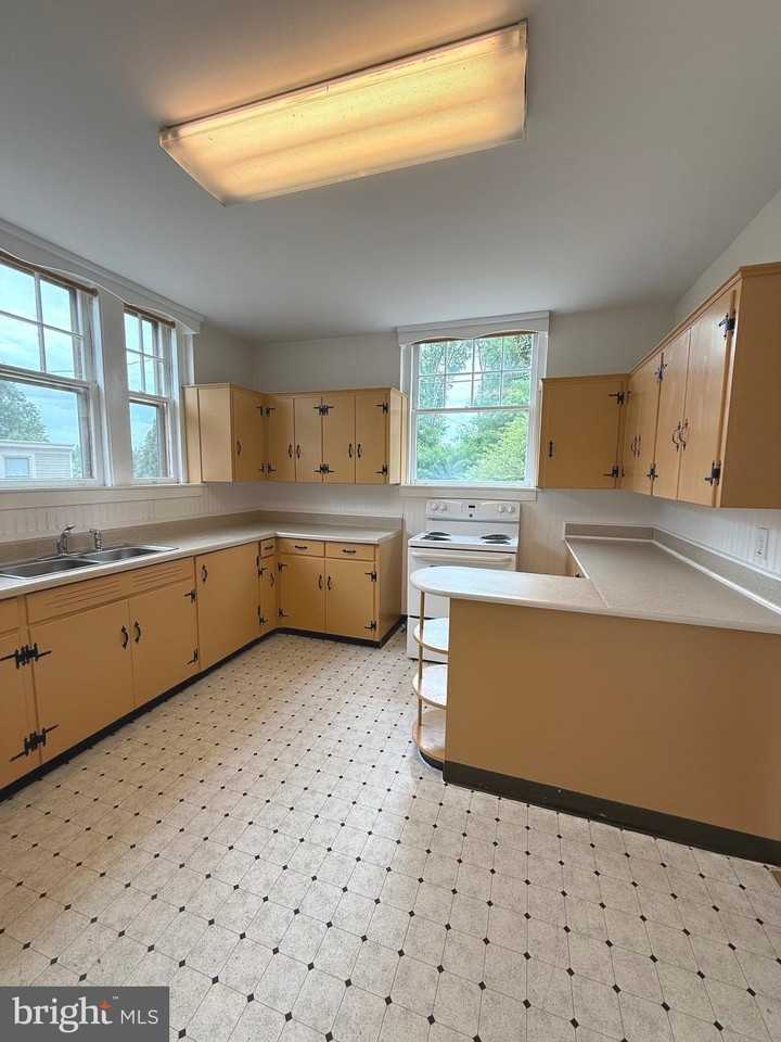 501 Charlotte St #C - Photo 3 of 16