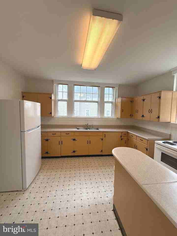 501 Charlotte St #C - Photo 4 of 16