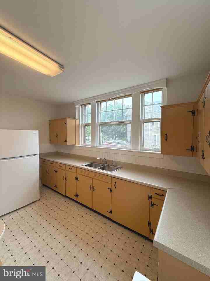 501 Charlotte St #C - Photo 5 of 16