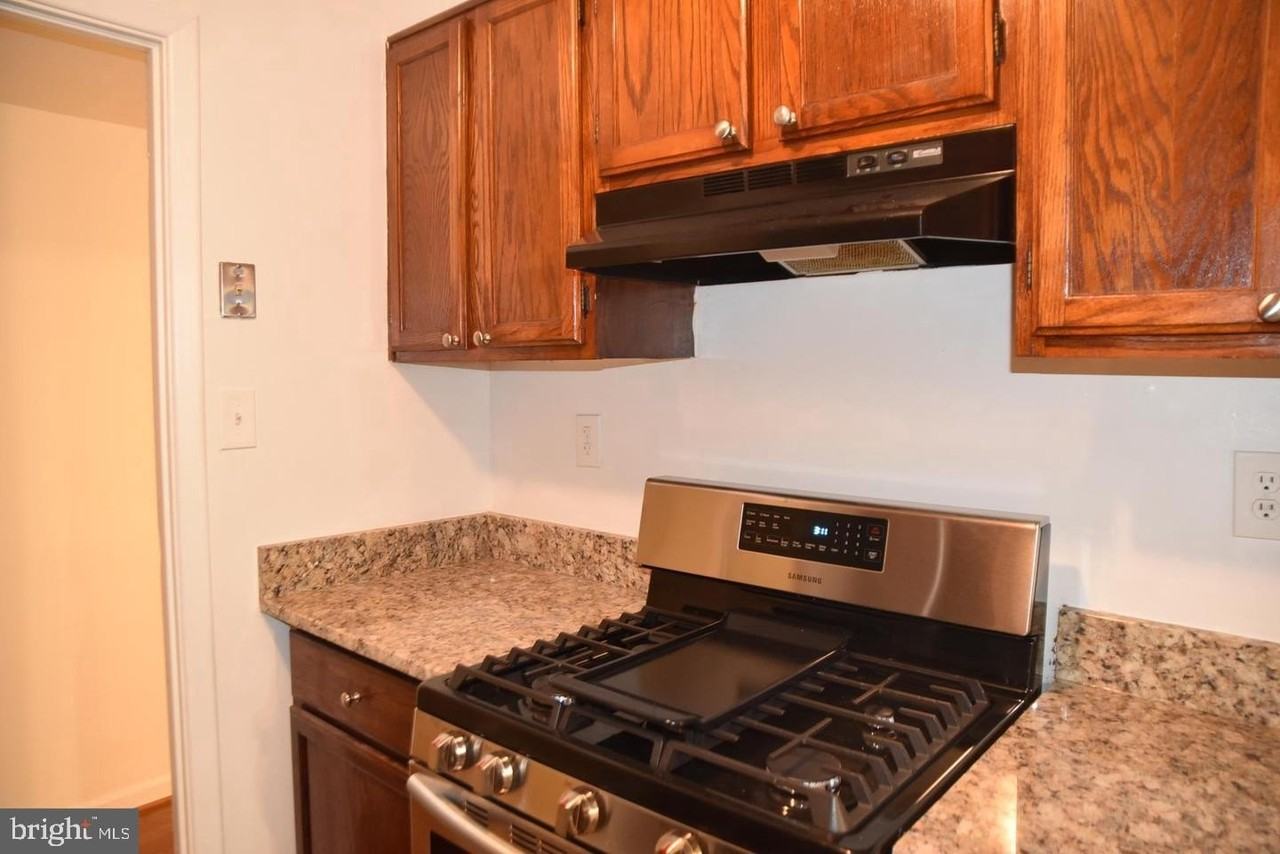 3814 Lyndhurst Dr #103 - Photo 3 of 4