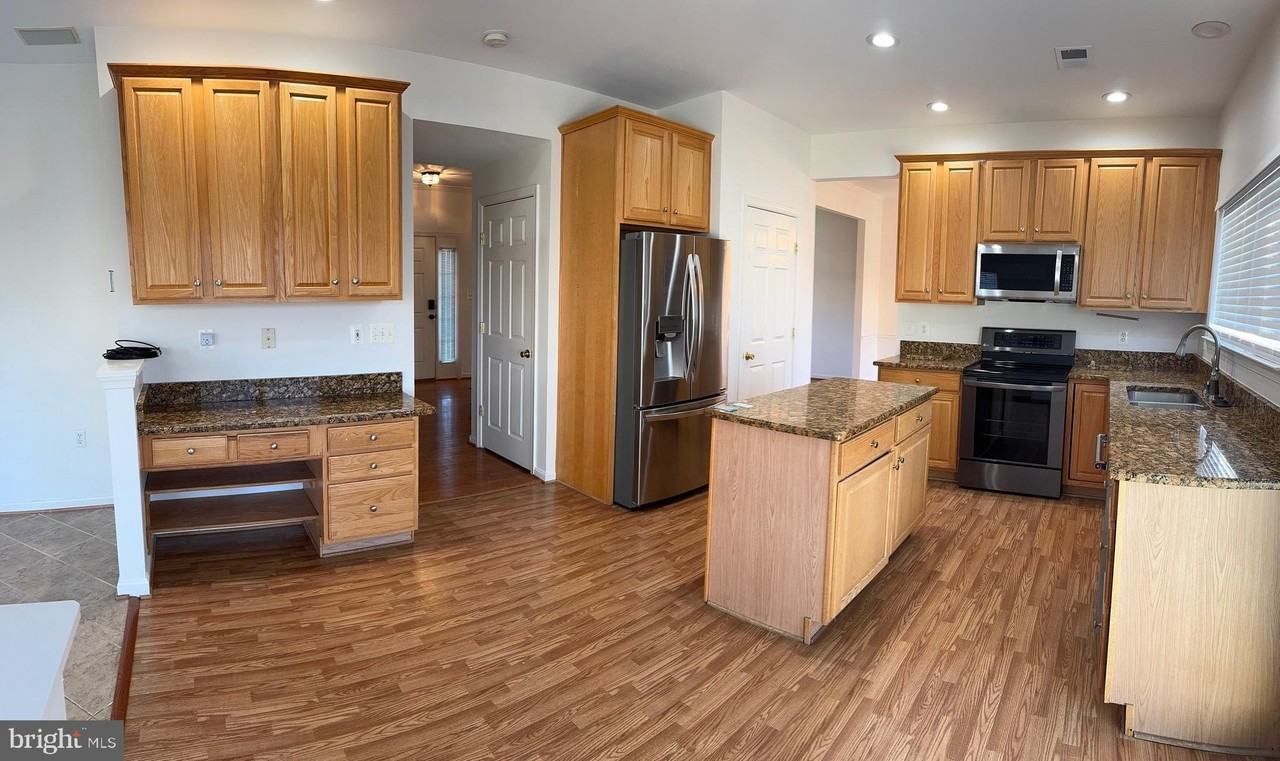 11102 N Windsor Ct - Photo 4 of 34