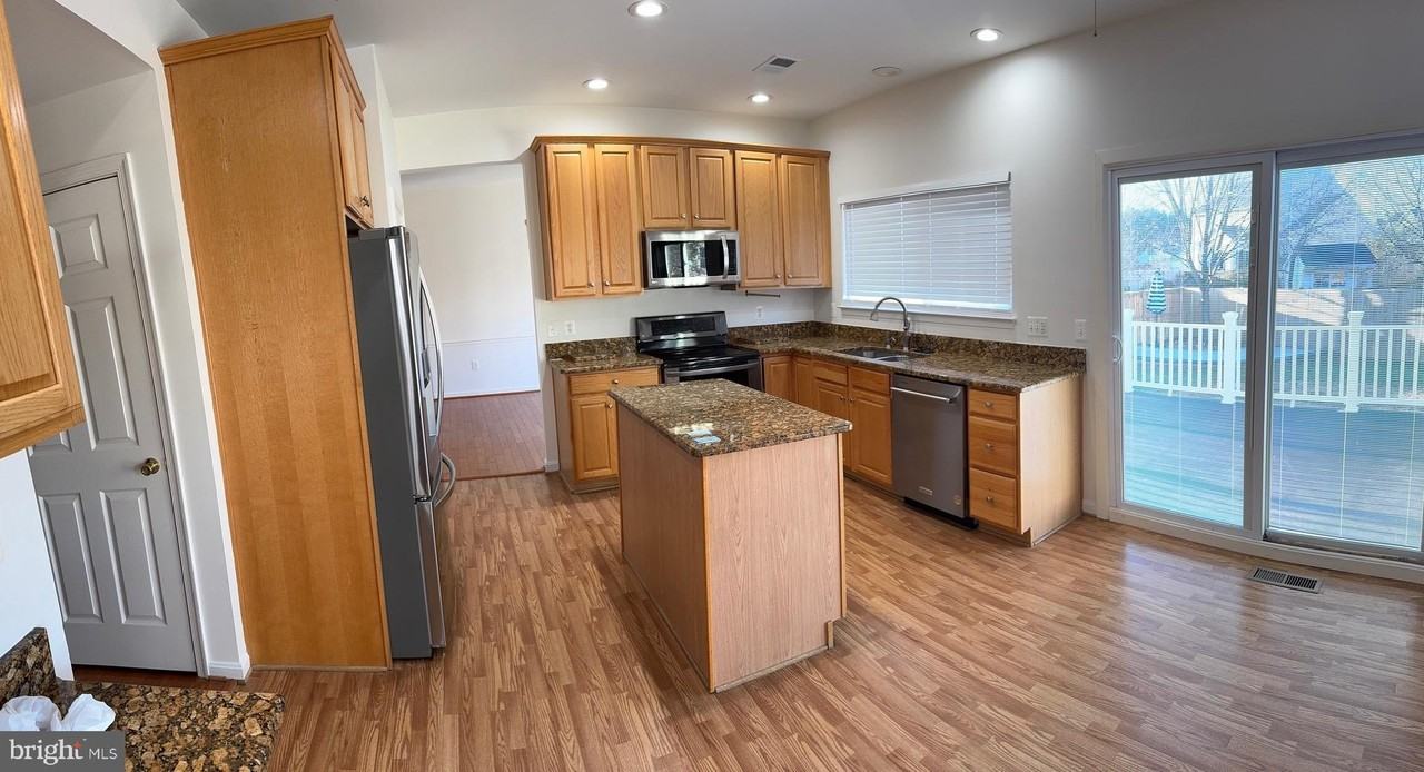 11102 N Windsor Ct - Photo 5 of 34