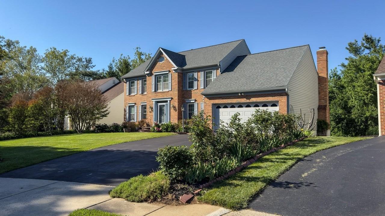14816 Harvest Ct - Photo 2 of 50
