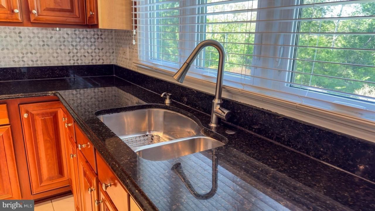 14816 Harvest Ct - Photo 7 of 50