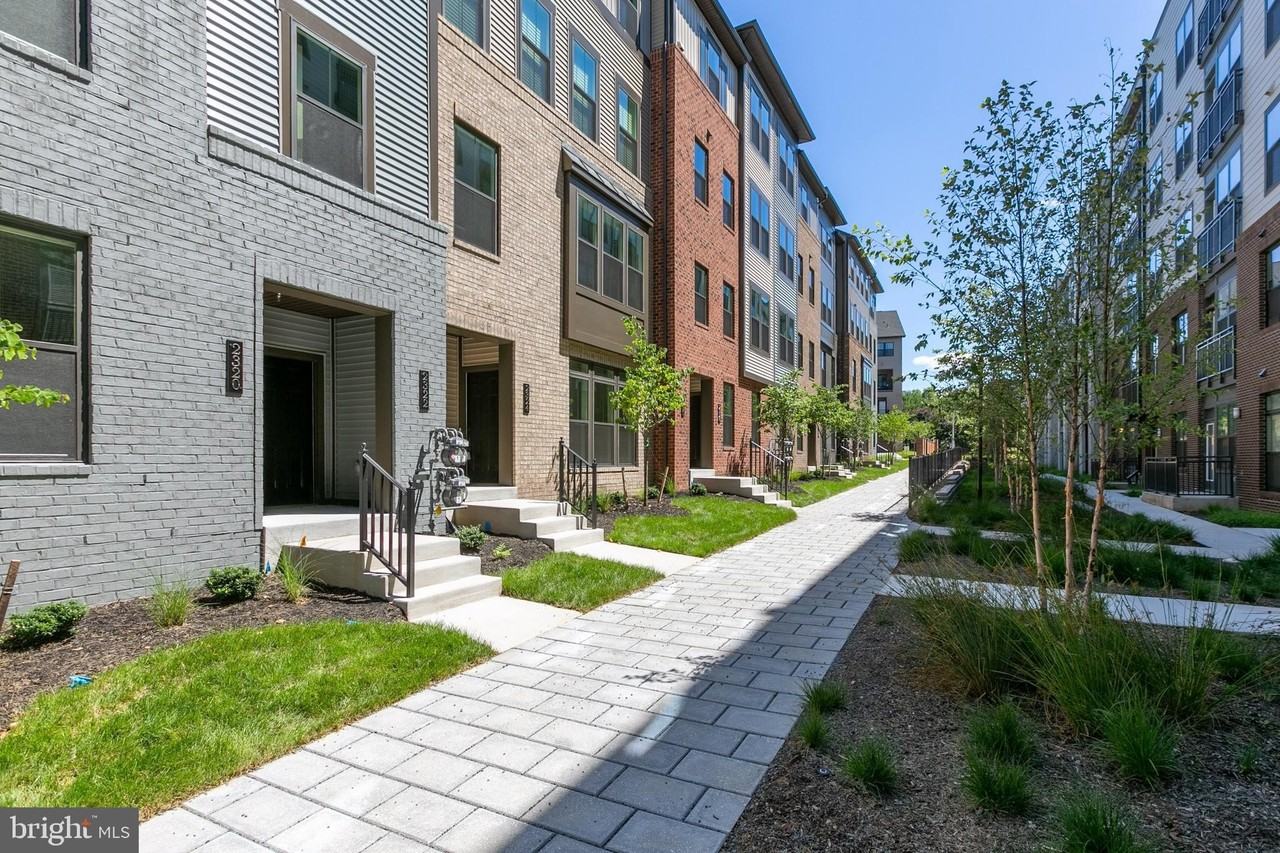 2328 Water Promenade Ave - Photo 7 of 48