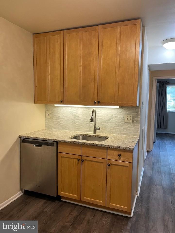 2044 Royal Fern Ct #19-2A - Photo 4 of 22