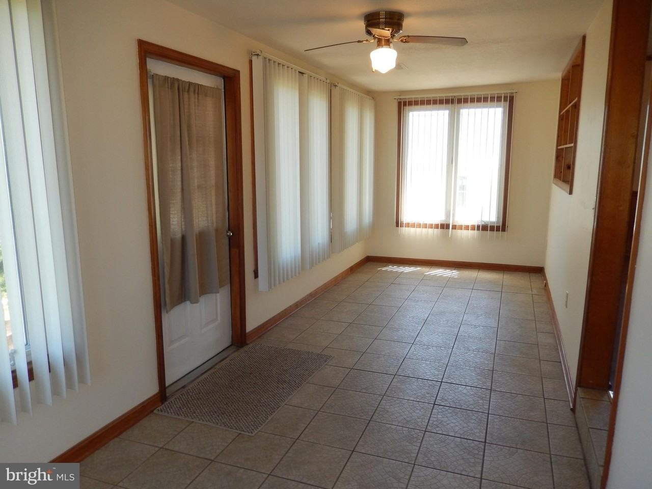 16226 Little Ferry Rd - Photo 6 of 28