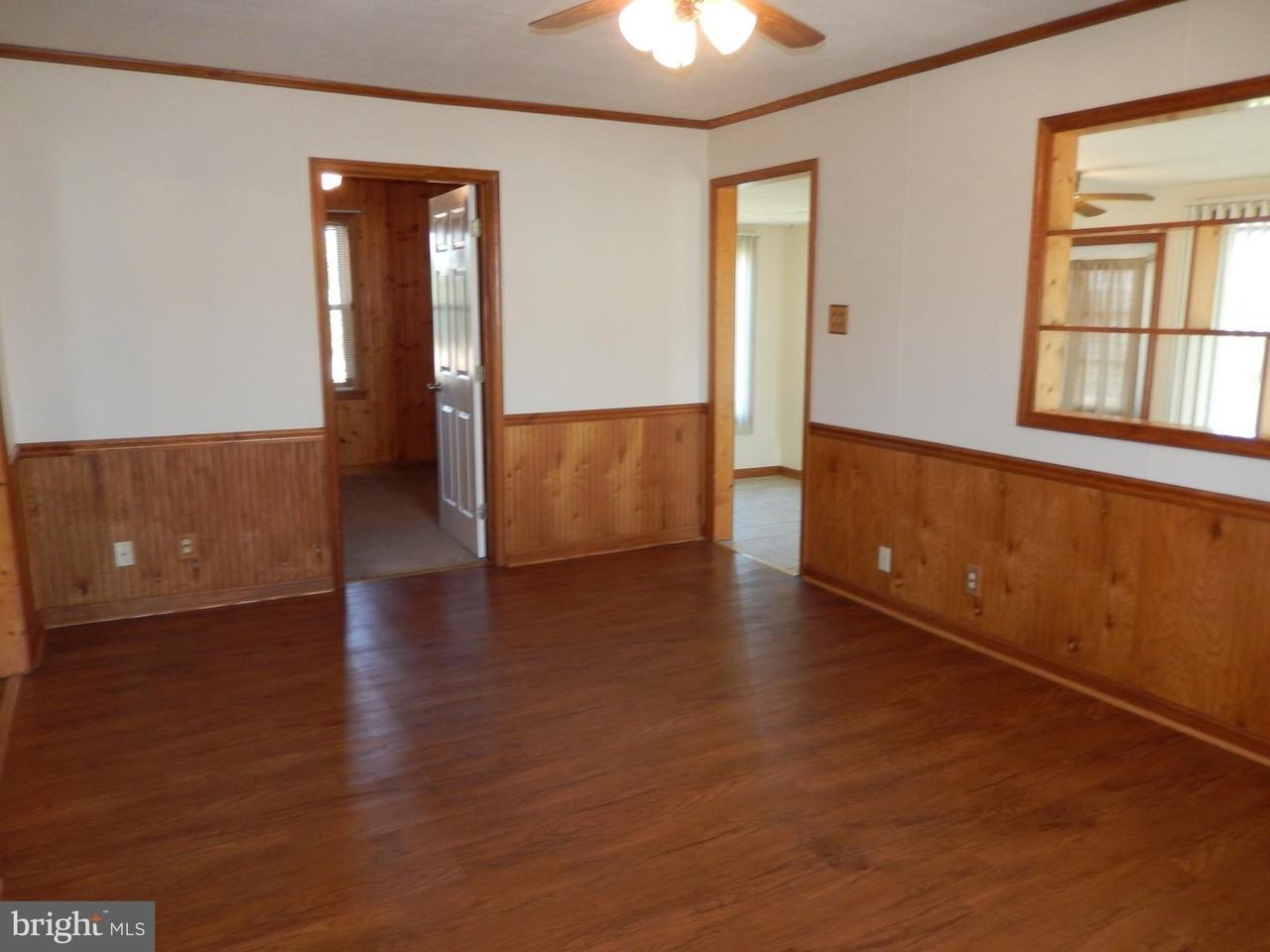 16226 Little Ferry Rd - Photo 7 of 28