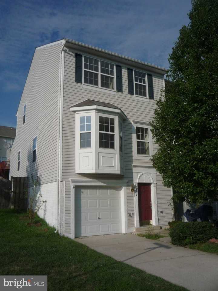 552 Sparkleberry Ter Ne - Photo 2 of 31