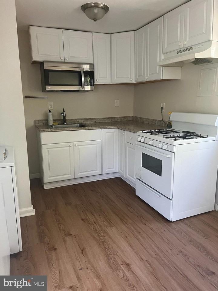 9000 Merrimack Dr - Photo 4 of 11