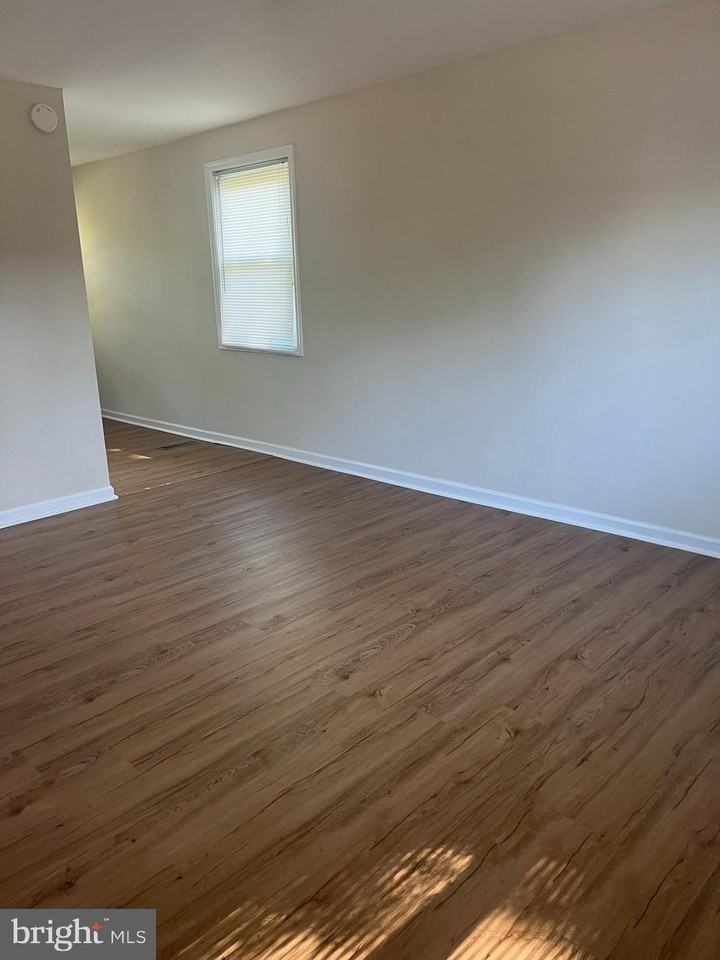 9000 Merrimack Dr - Photo 5 of 11