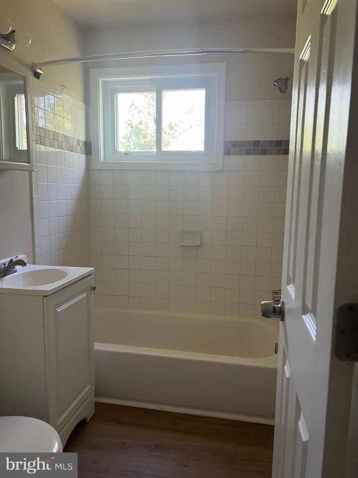 9000 Merrimack Dr - Photo 6 of 11