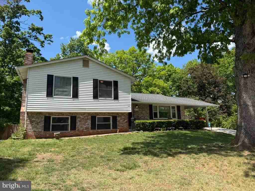 7570 Remington Rd - Photo 3 of 5