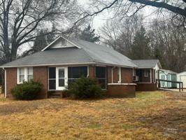 featured image of 461 Ogburn Mill Rd
