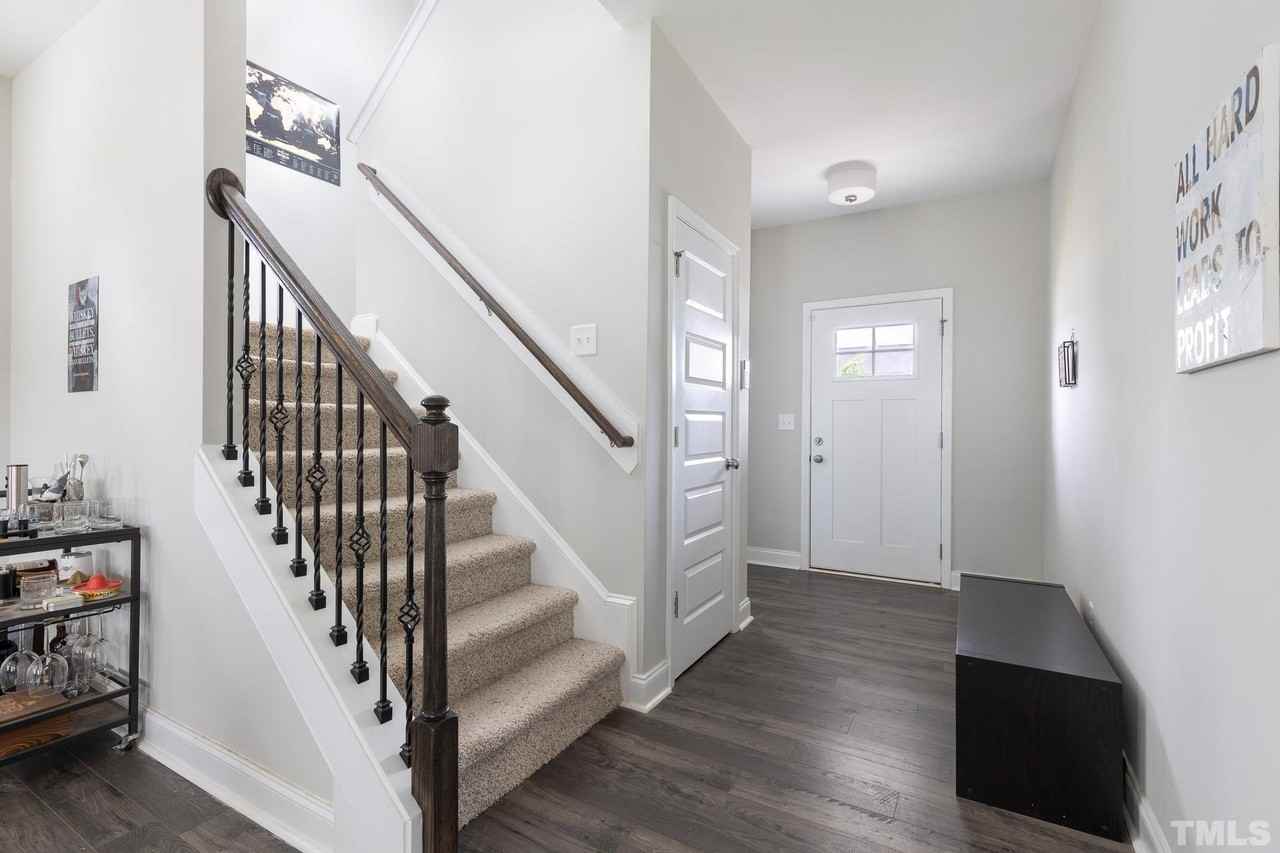 512 Atwood Dr - Photo 2 of 18