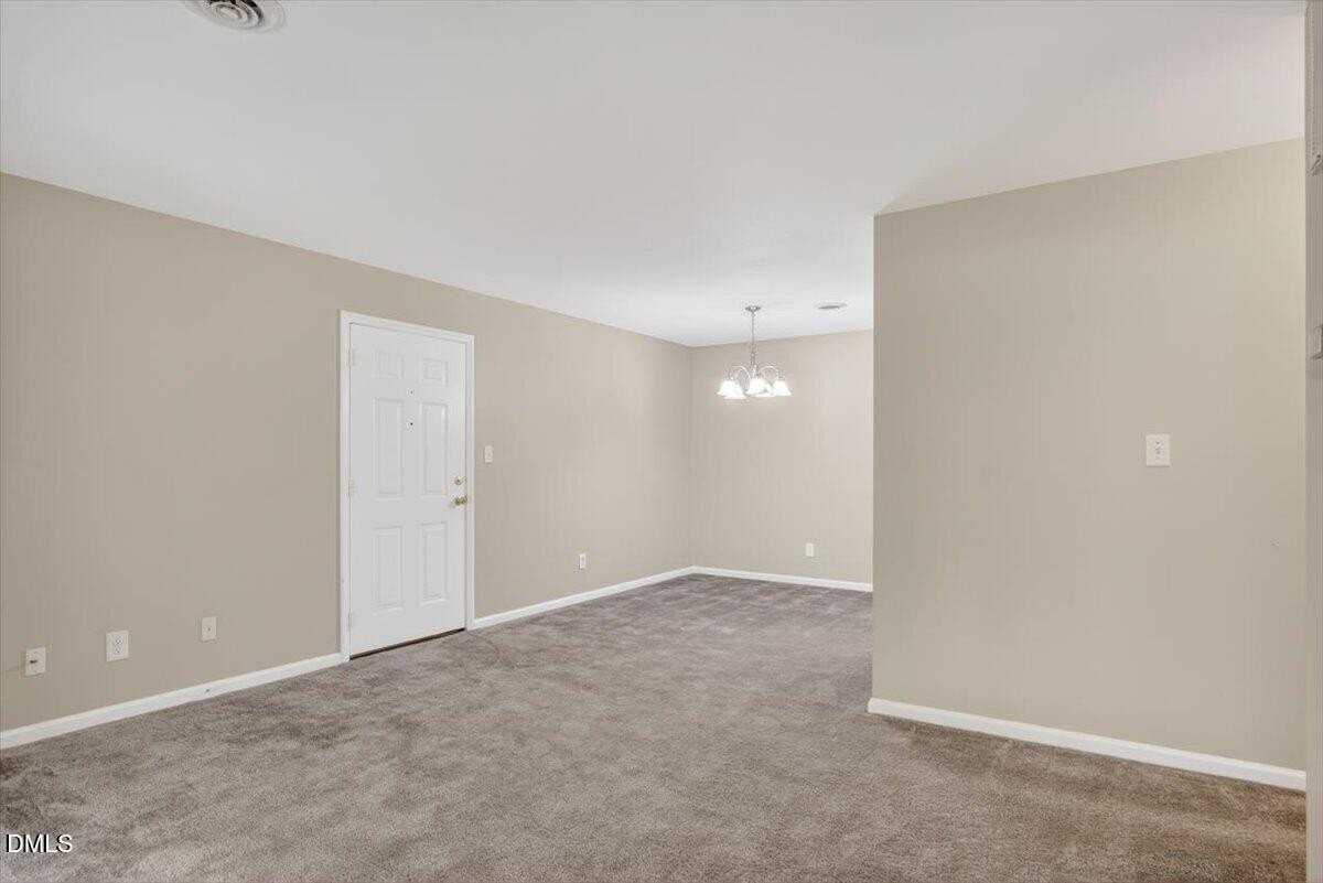 1630 Oxford Rd #B - Photo 6 of 30