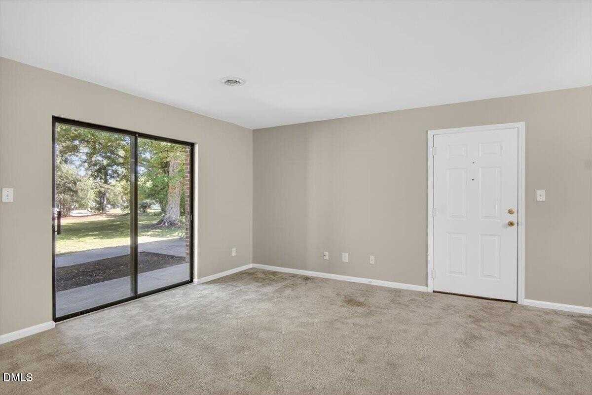 1630 Oxford Rd #B - Photo 7 of 30