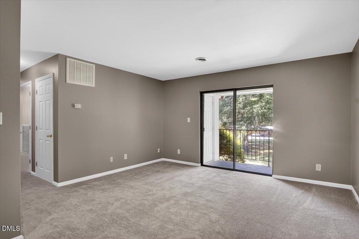 1630 Oxford Rd #F - Photo 6 of 33