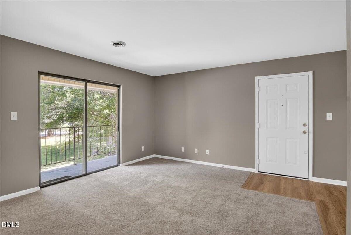 1630 Oxford Rd #F - Photo 7 of 33