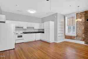 featured image of 206 S Garnett St #C