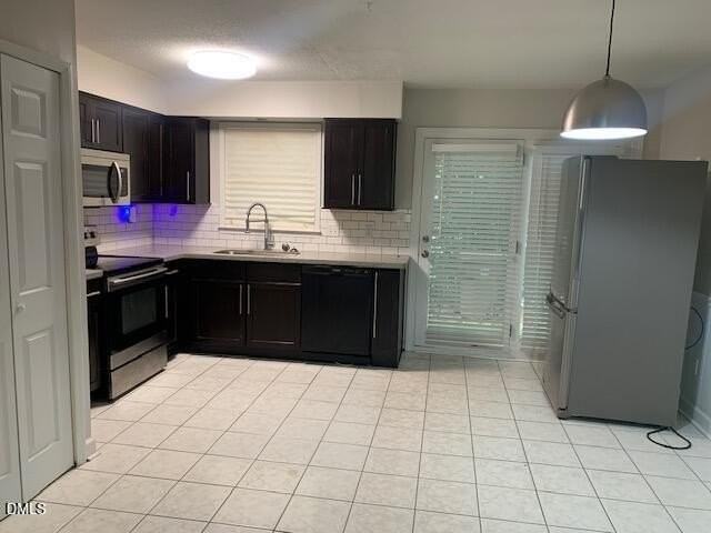 1133 Nottingham Cir - Photo 2 of 10