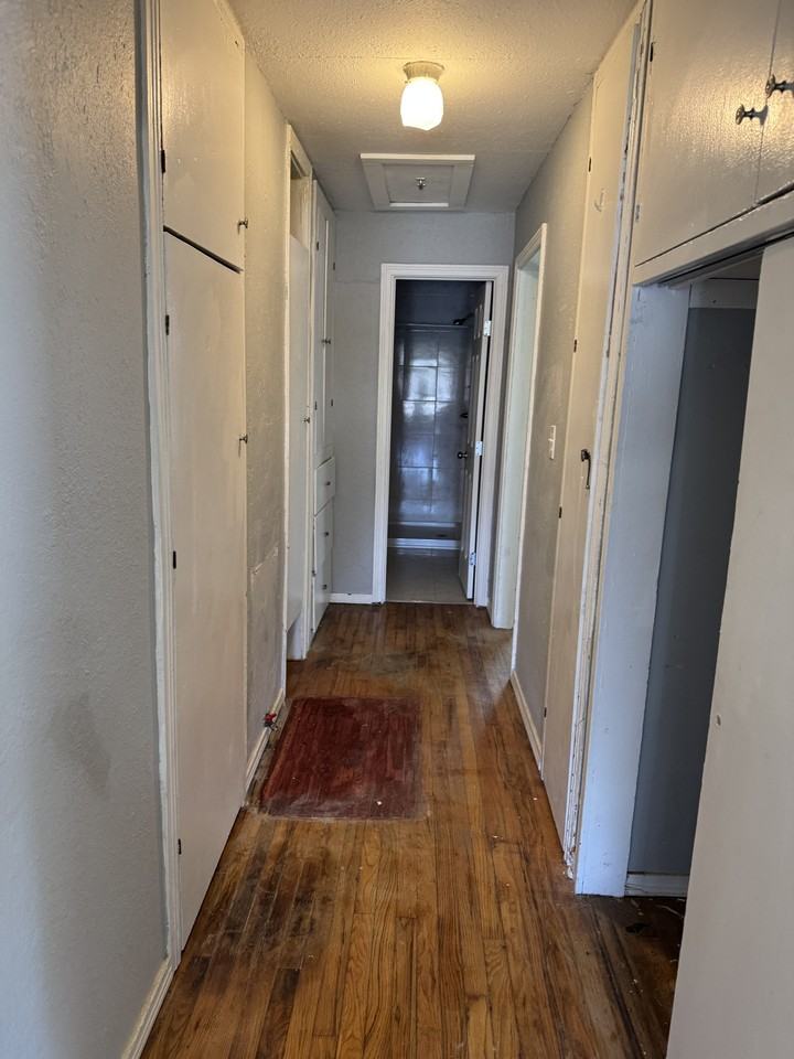 6913 Nw 36th St #1 - Photo 5 of 7