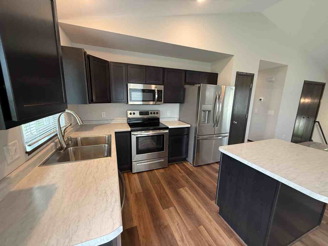 924 Waters Edge Ct #1 - Photo 5 of 21