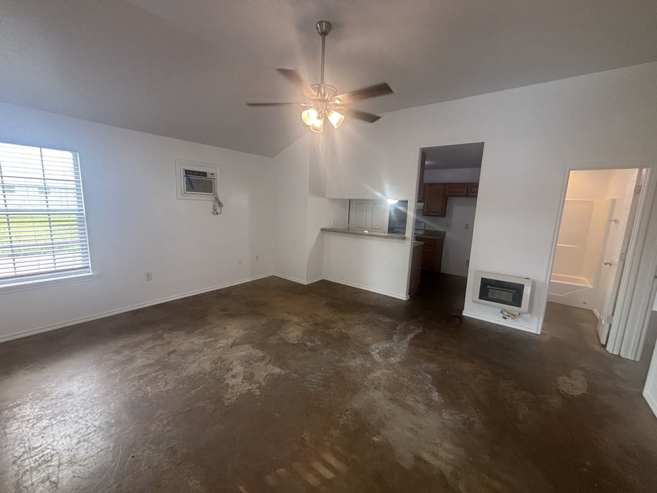 201 Ruel St #2 - Photo 2 of 10