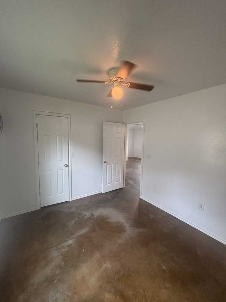 201 Ruel St #2 - Photo 4 of 10