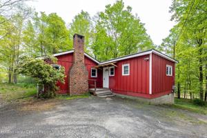 featured image of 2465 Glasco Tpke #1