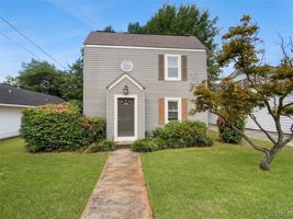 featured image of 1620 2nd Ave