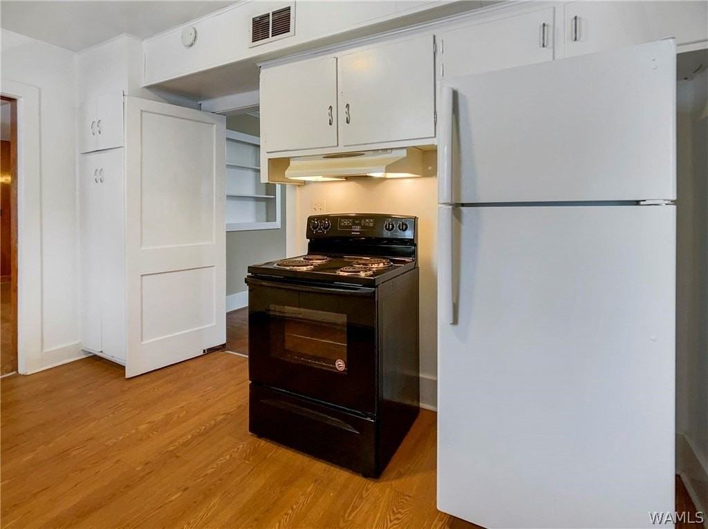 1620 2nd Ave - Photo 5 of 17