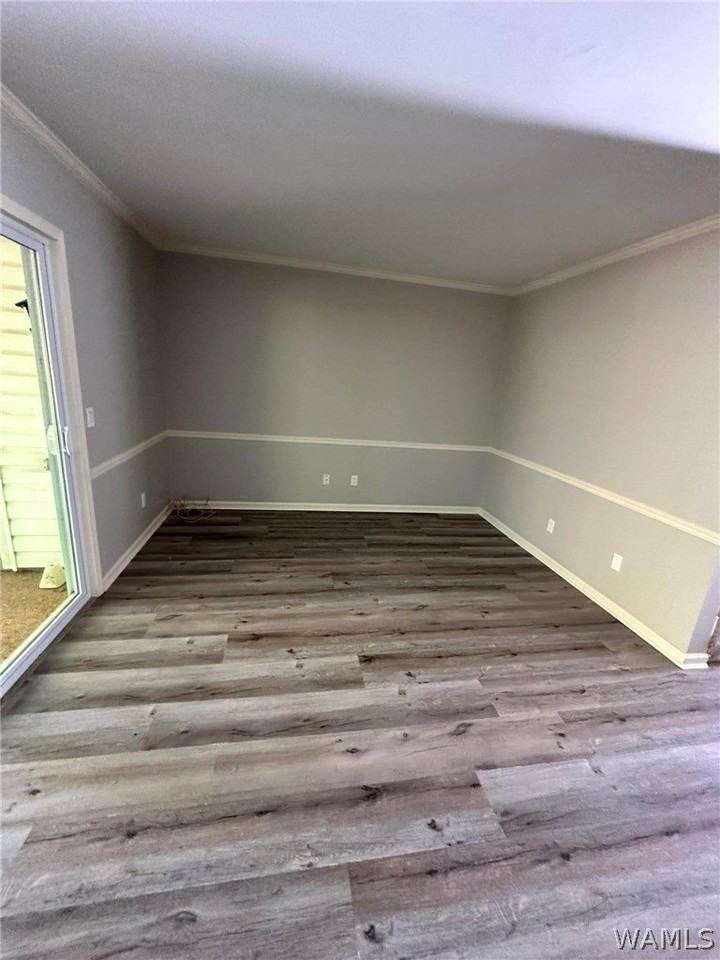 1062 Fairfax Dr - Photo 7 of 14
