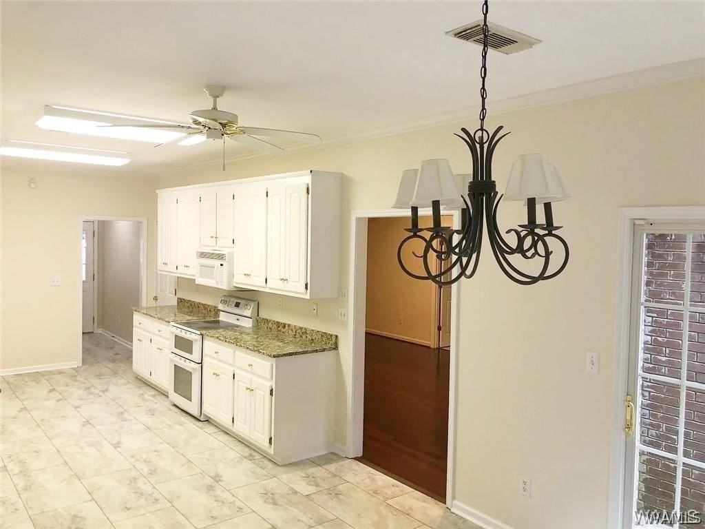 2138 Fox Ridge Rd - Photo 5 of 7