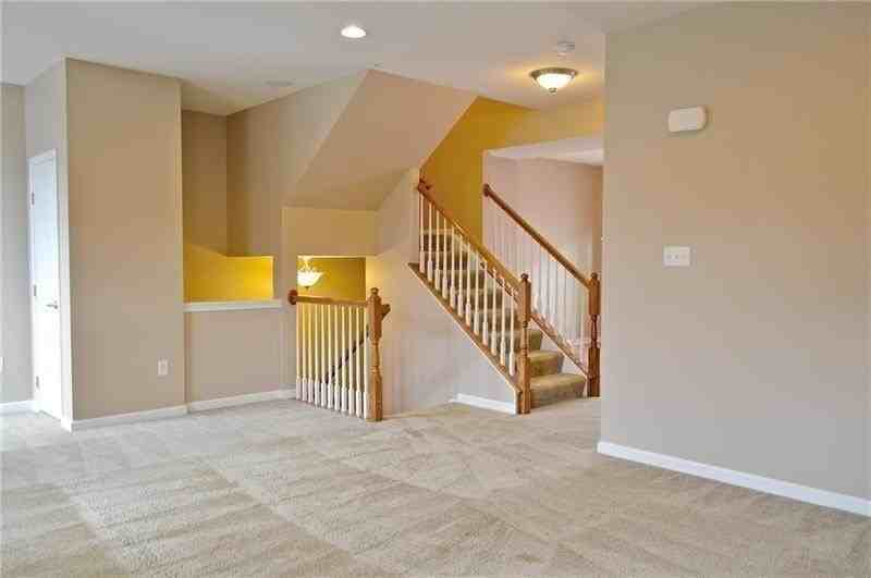 317 Maple Ridge Dr - Photo 2 of 20