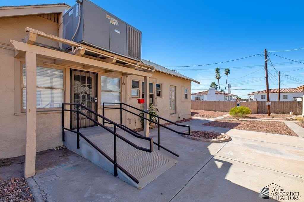 244 S 3rd Ave #A - Photo 4 of 16