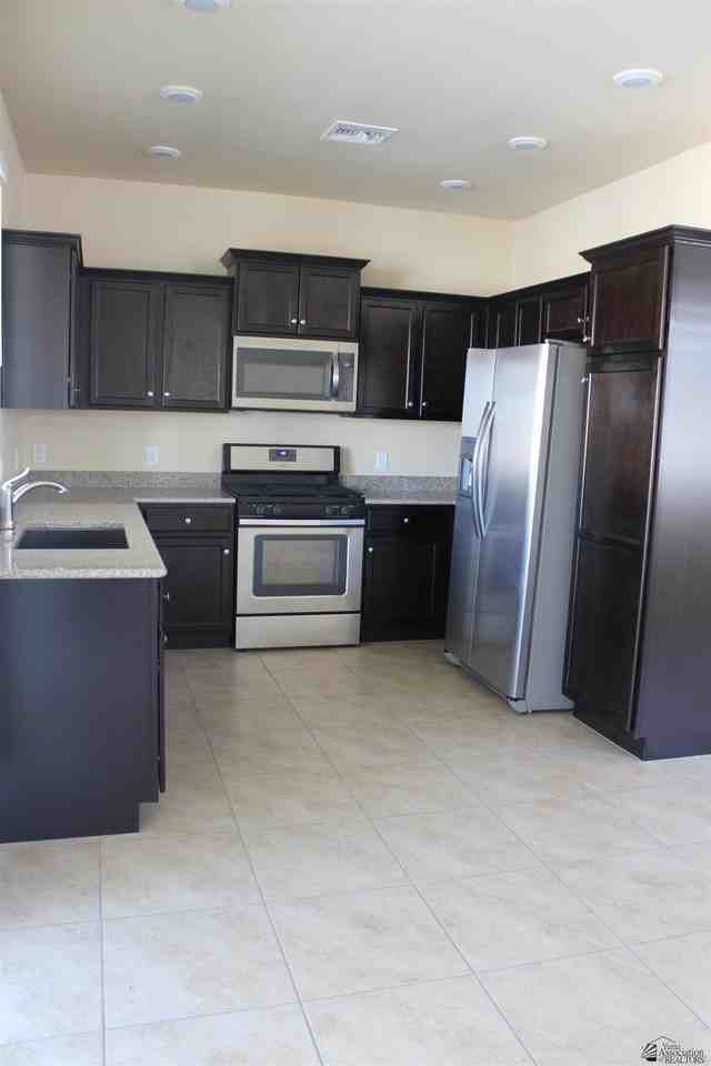 6572 E 35th Pl - Photo 5 of 12