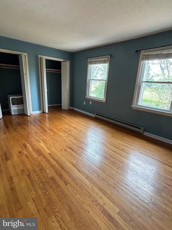 402 Carroll Dr - Photo 7 of 10