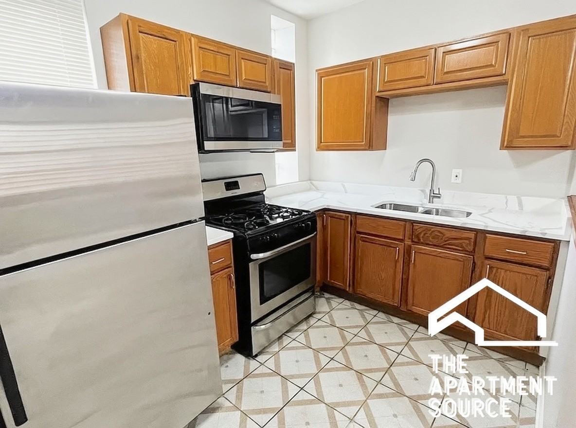 1821 W 19th St #1R - Photo 5 of 19