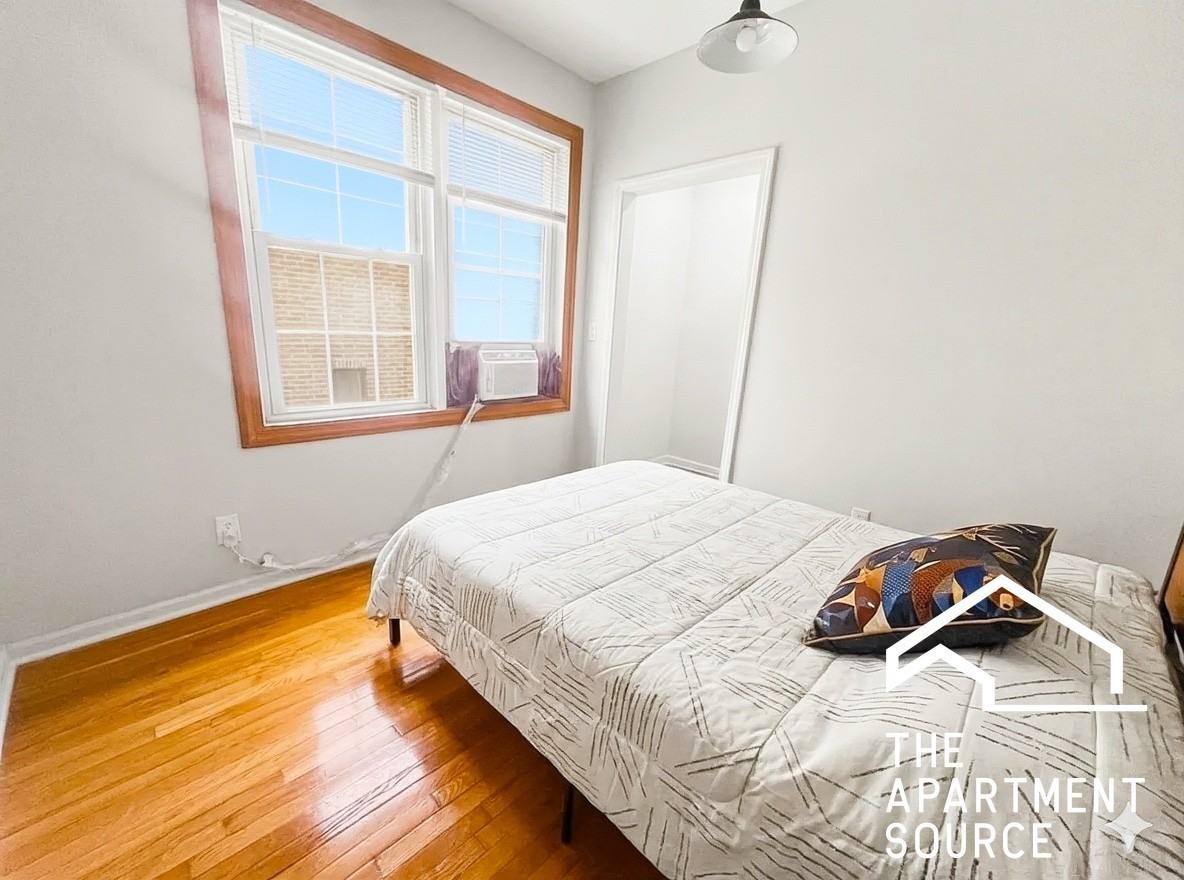 1821 W 19th St #1R - Photo 7 of 19
